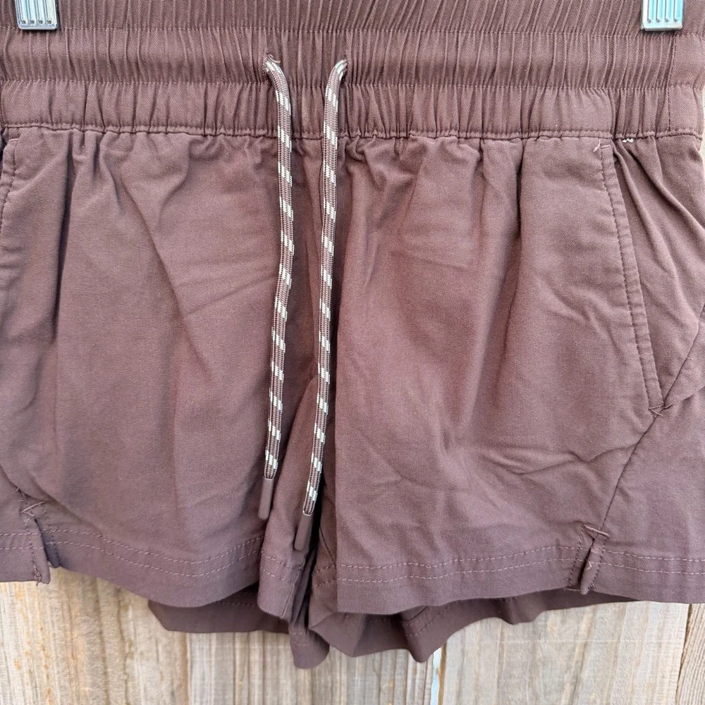Avalanche Women's Athletic Shorts in Brown Size XS.